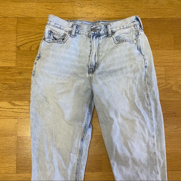 SOLD American Eagle Light Wash Mom Jeans - Picture 3 of 7